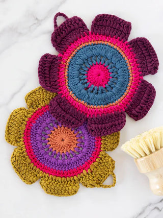daisy crochet dishcloths, set of 2
