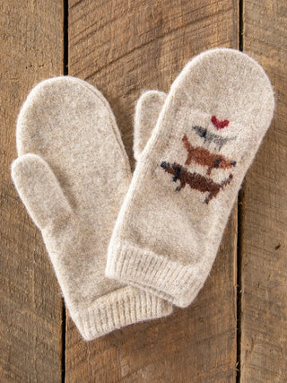 intarsia mittens - tan dog