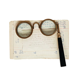 spectacle magnifying glass